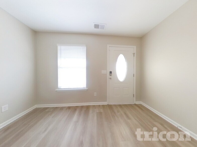 Building Photo - 377 Longfellows Ln