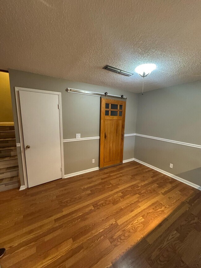 Building Photo - 1458 N Lawnwood Cir