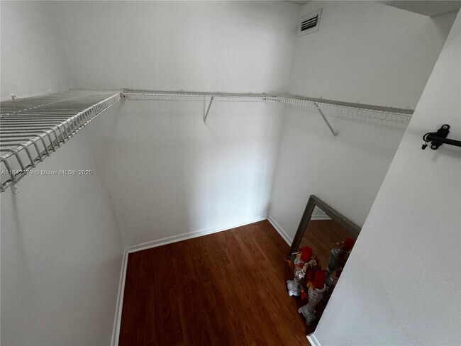 Building Photo - 334 SW 86th Ave
