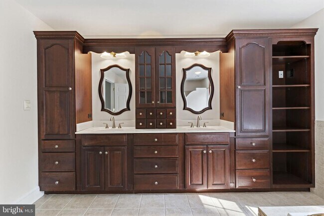 Building Photo - 45105 Mill Creek Way