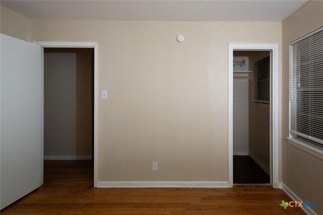 Building Photo - 1405 Missouri Ave