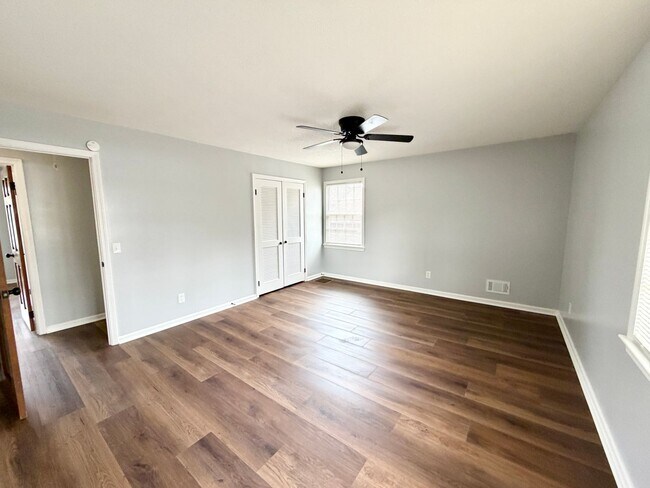 Building Photo - Irmo