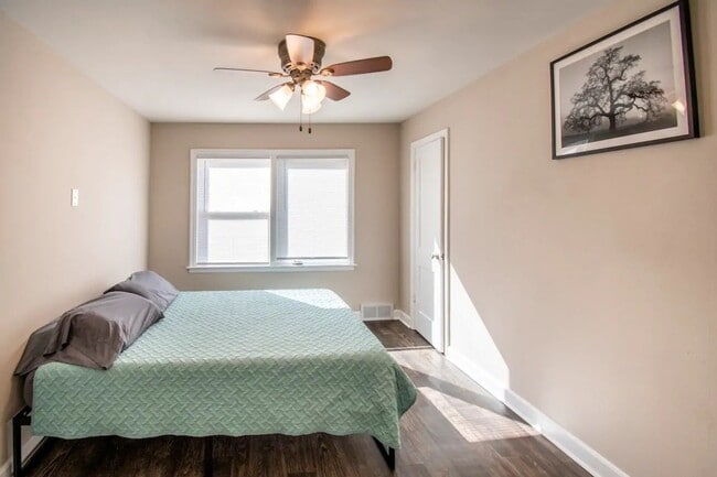 Building Photo - Holiday Special! Midtown 1BR – $795/mo – Pet Friendly