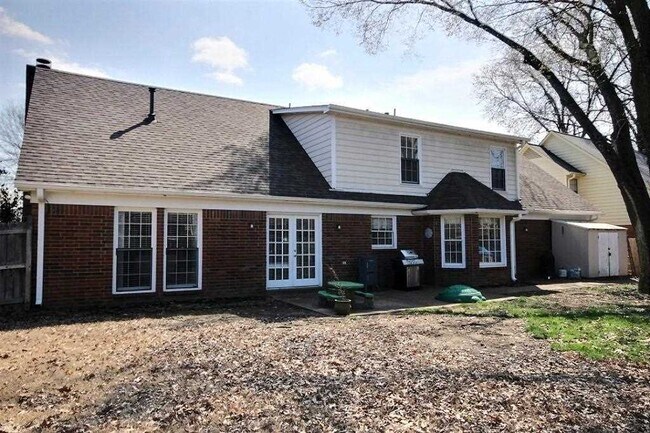Building Photo - 773 Bradley Cove