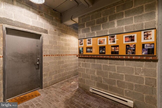 Building Photo - 144-50 W Laurel St