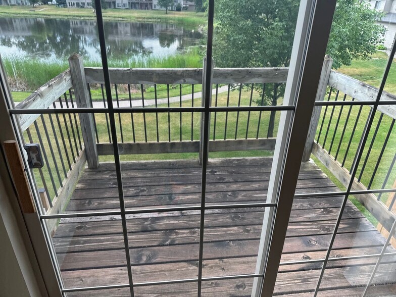 Building Photo - 210 10th St W