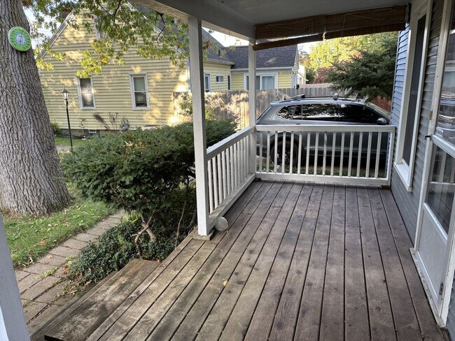 Building Photo - Charming Alger Heights home available now