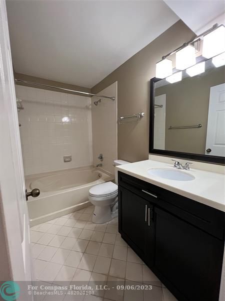Building Photo - 4146 Forest Dr