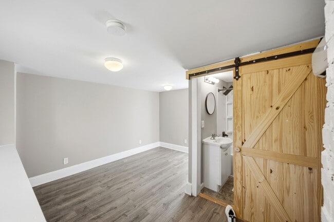 Building Photo - Cozy & Modern 1-Bed, 2-Bath Tiny Home – Renovated in Columbus!