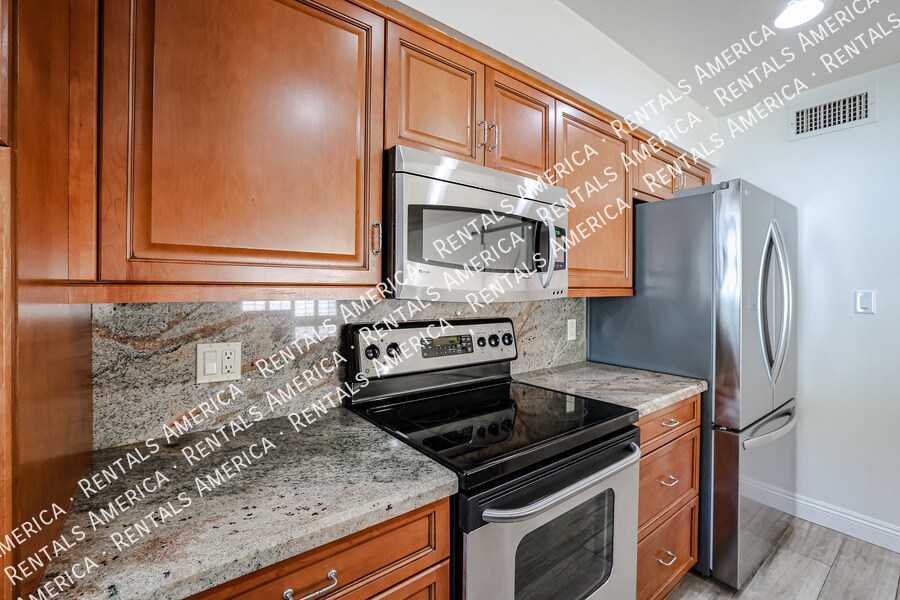 Building Photo - 10534 E Mercer Ln