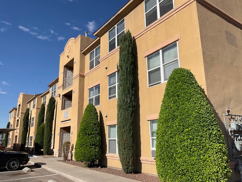 Primary Photo - Desert Villas- Income Restricted