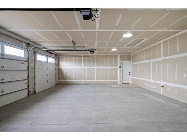 Building Photo - 9970 14th Cir NE