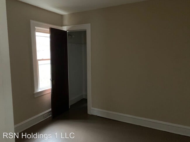 Building Photo - 4 br, 1 bath House - 11104 Plymouth Ave