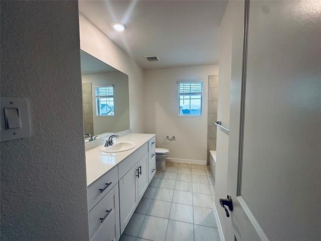 Building Photo - 606 Clover Crk Dr