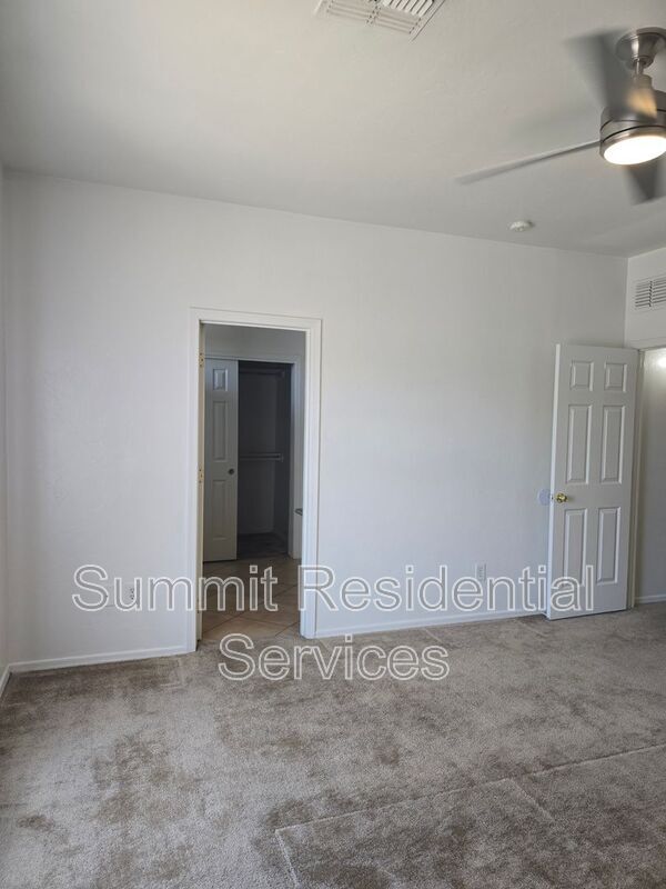 Building Photo - 3569 Drexel Manor Stra