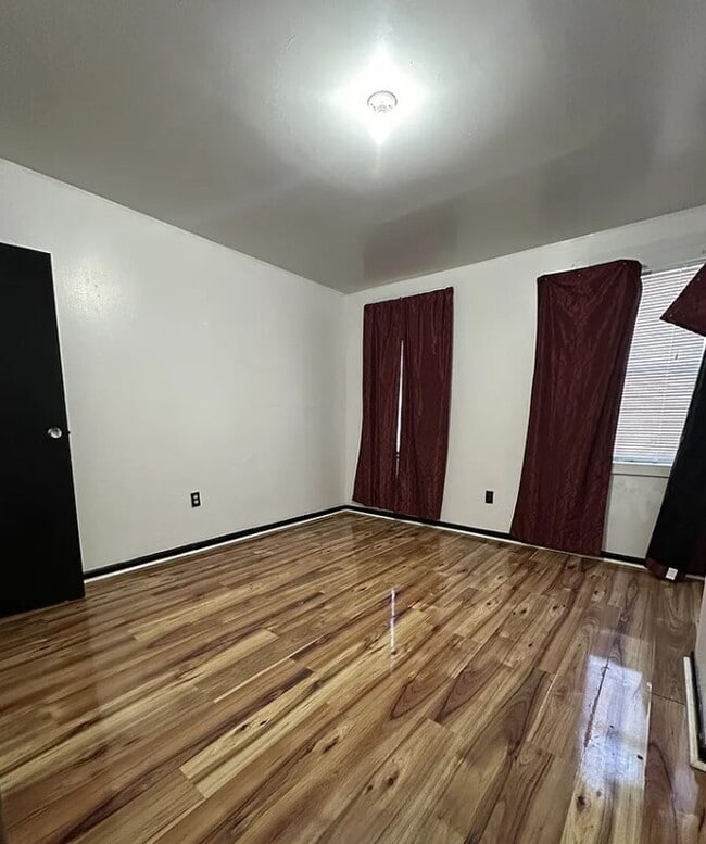 Building Photo - 2534 N Water St