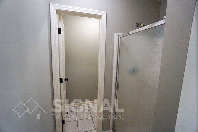 Building Photo - 112 Timberleaf Cir