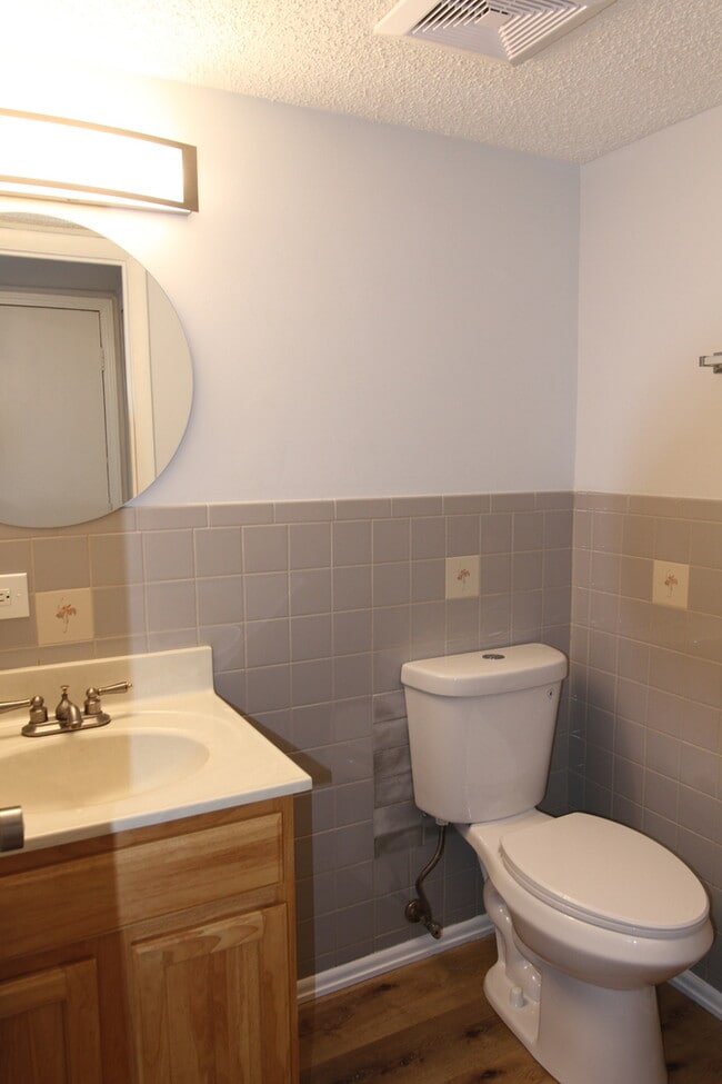 Building Photo - 184 Betty Ct