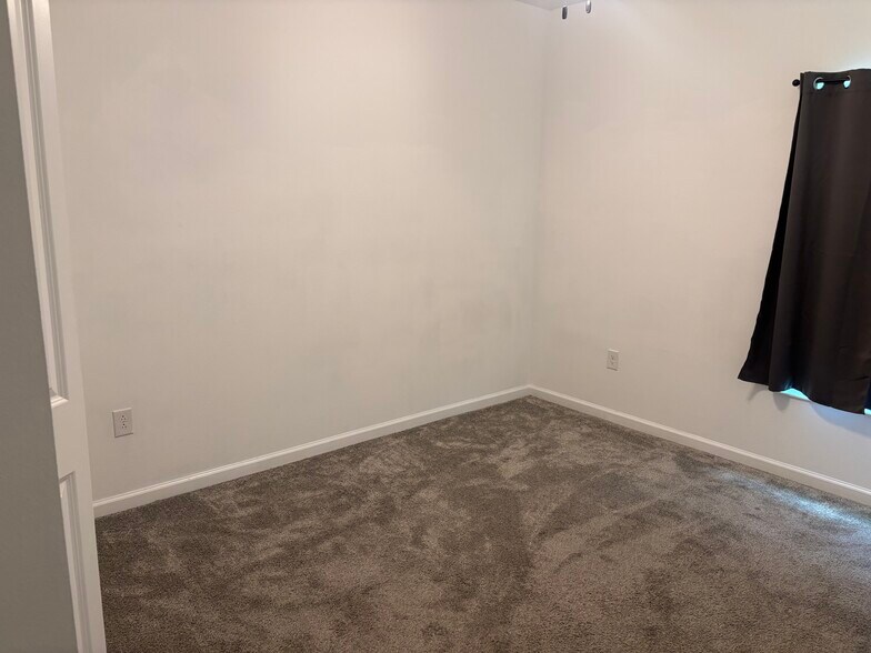 Building Photo - 1081 Berry Ln