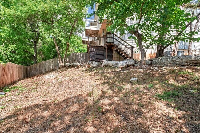 Building Photo - 1005 Canyon Edge Dr