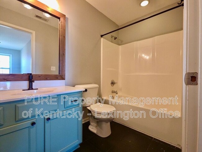 Building Photo - 2564 Rockaway Pl