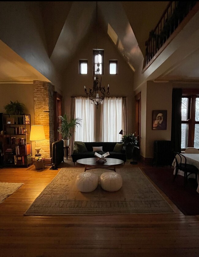 Building Photo - 2156 W Pierce Ave