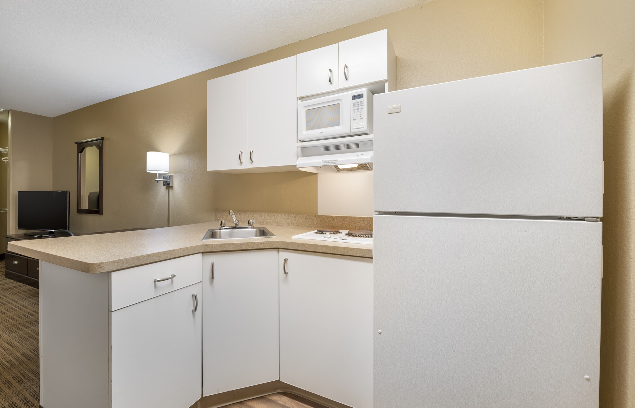 Building Photo - Furnished Studio-Indianapolis - Airport