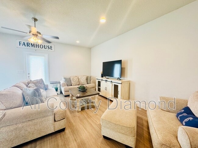Building Photo - 7478 Shadow Lake Dr