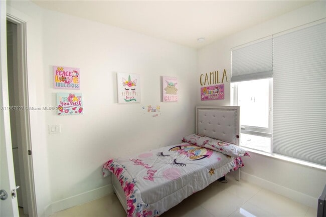 Building Photo - 6320 NW 104th Path