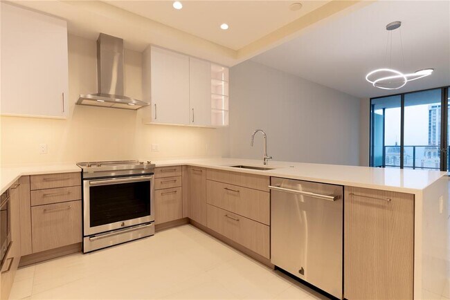 Building Photo - 275 1st Ave S