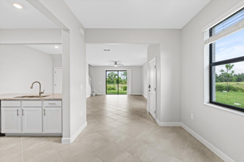 Building Photo - 15043 Sunny Day Dr
