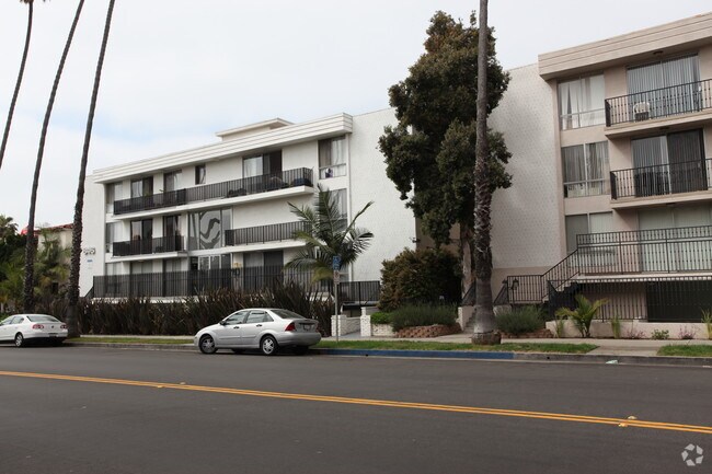 Building Photo - Sorrento Villas