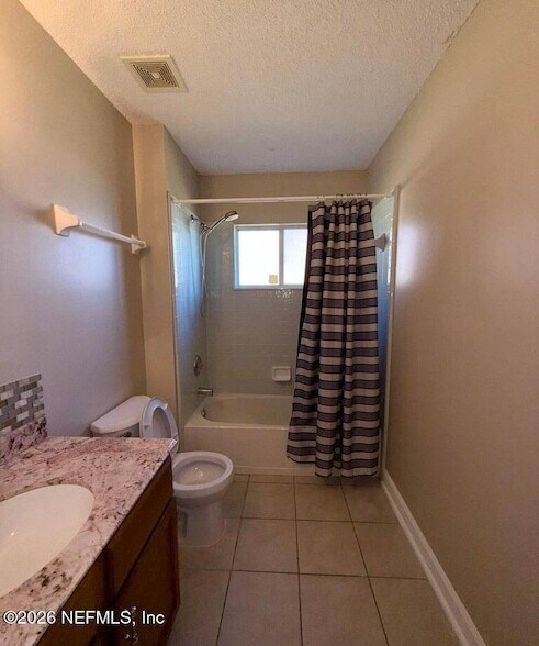 Building Photo - 6340 Lake Plantation Dr