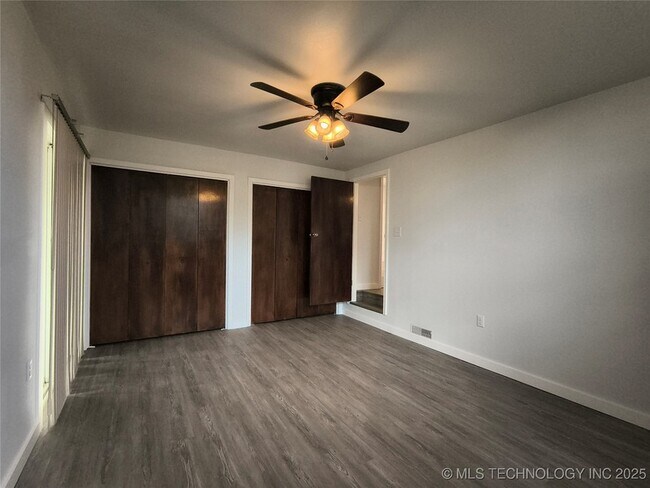 Building Photo - 16012 S Elwood Ave