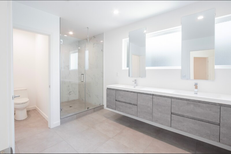 Building Photo - 1346 N Stanley Ave