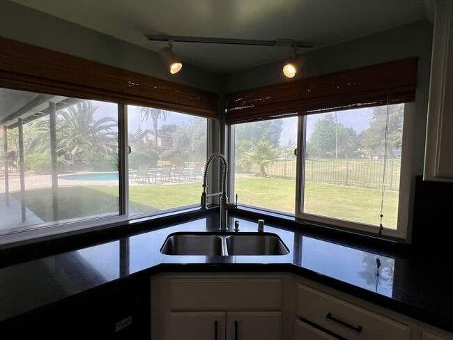 Building Photo - 6508 Landfair Dr