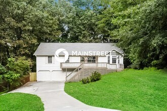 Building Photo - 4 Bedroom Pet-Friendly Home in Marietta, GA with Main Street Renewal