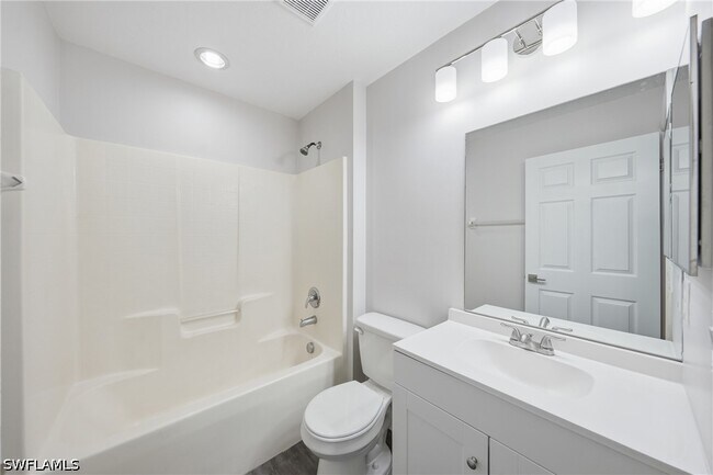 Building Photo - 4621 25th St SW