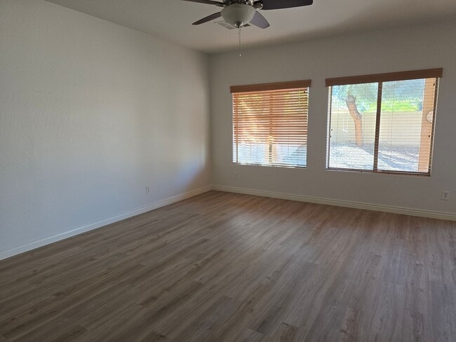 Building Photo - Beautiful five bedroom, 2.5 bath home with a large loft in the San Tan Heights community.