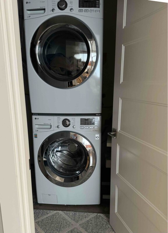 Building Photo - 104 NW Royal Ct