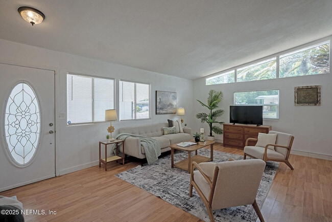 Building Photo - 2565 Burlingame Dr W