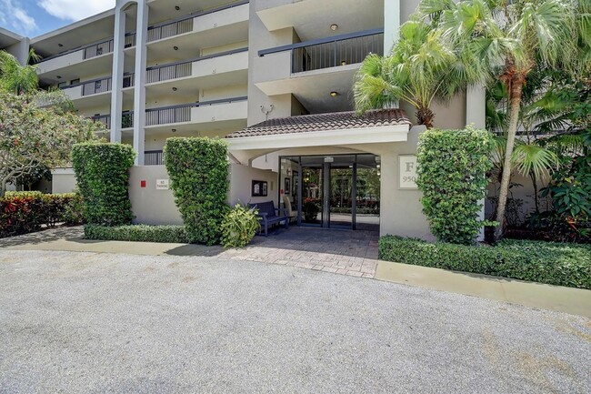 Building Photo - 950 Lavers Cir