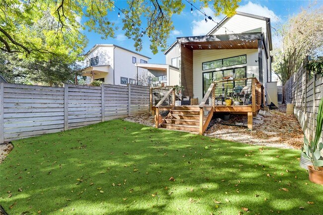 Building Photo - 2709 E 14th St