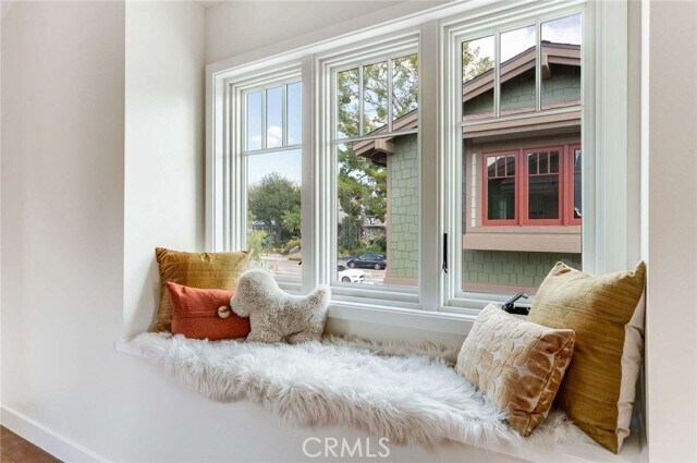 Building Photo - 117 N Vista Bonita Ave