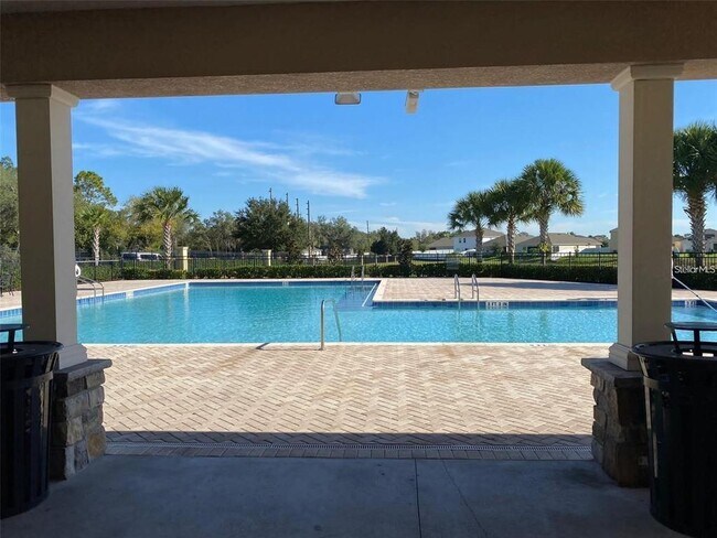 Building Photo - 131 Primrose Dr