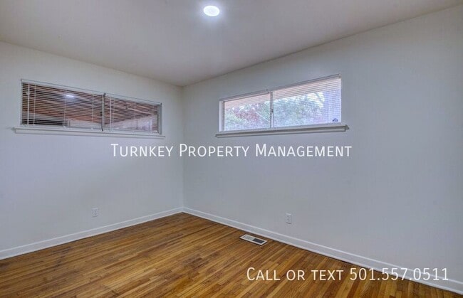 Building Photo - 4600 Lynn Ln