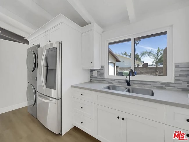 Building Photo - 13107 Fellows Ave