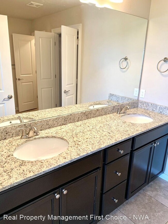 Building Photo - 3 br, 2.5 bath House - 2752 W Kilimanjaro Way