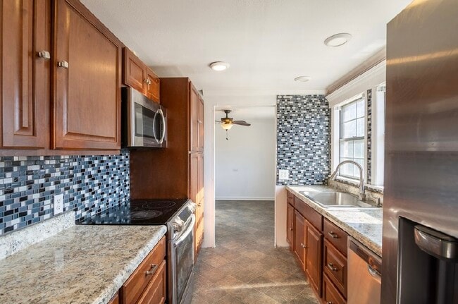 Building Photo - 416 May Rd