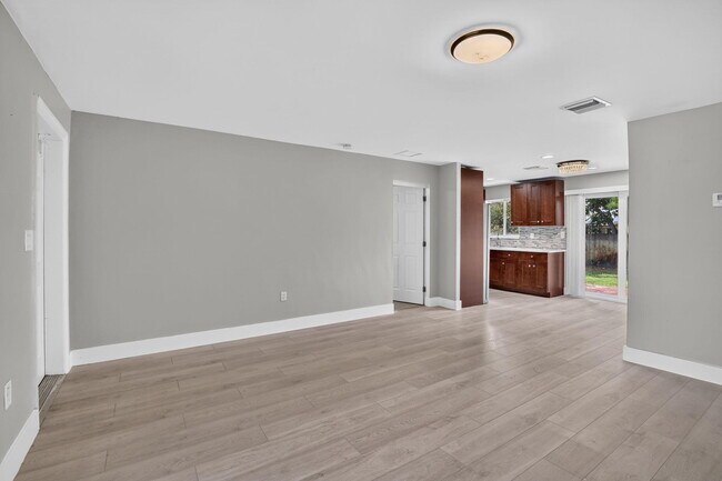 Building Photo - 6281 NW 14th Ct